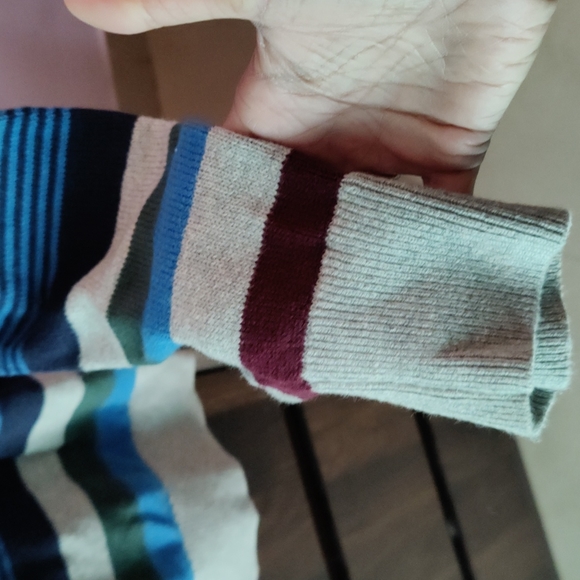 Gap Sweater - Picture 4 of 8